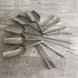 Schaufeln und Zangen